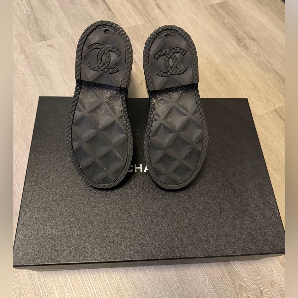 CHANEL Olive and Black Rain Boots SZ 7 - Picture 13 of 14